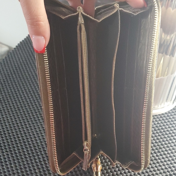 Gucci Tan Leather Zipper Wallet - Picture 3 of 6